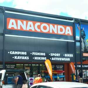 3. Thông tin liên hệ và giờ mở cửa