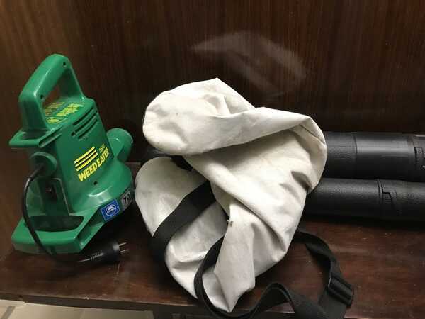 Weed Eater Electric Blower Vac 2560 For 30 In Melbourne VIC